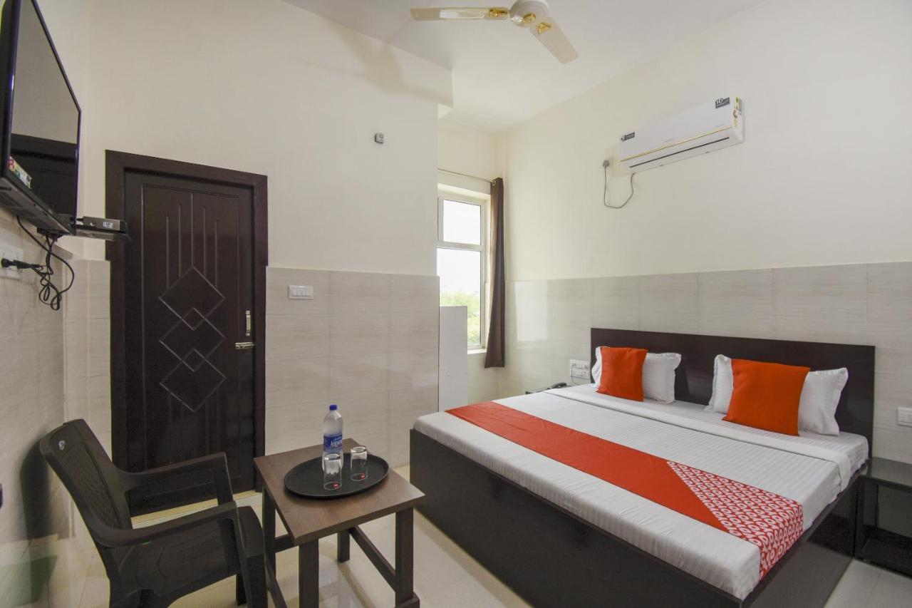 Flagship 75751 Hotel Surya Bahadrabad Екстериор снимка