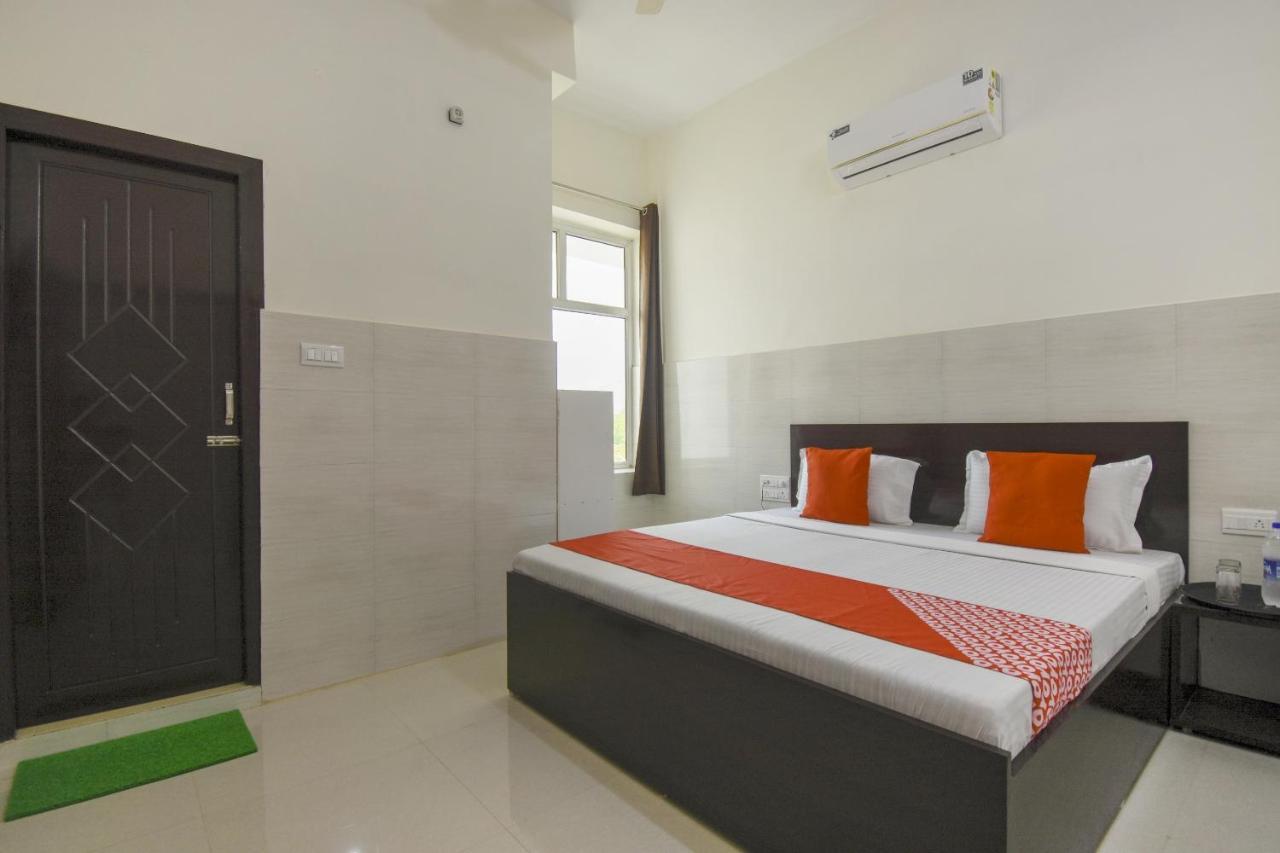 Flagship 75751 Hotel Surya Bahadrabad Екстериор снимка