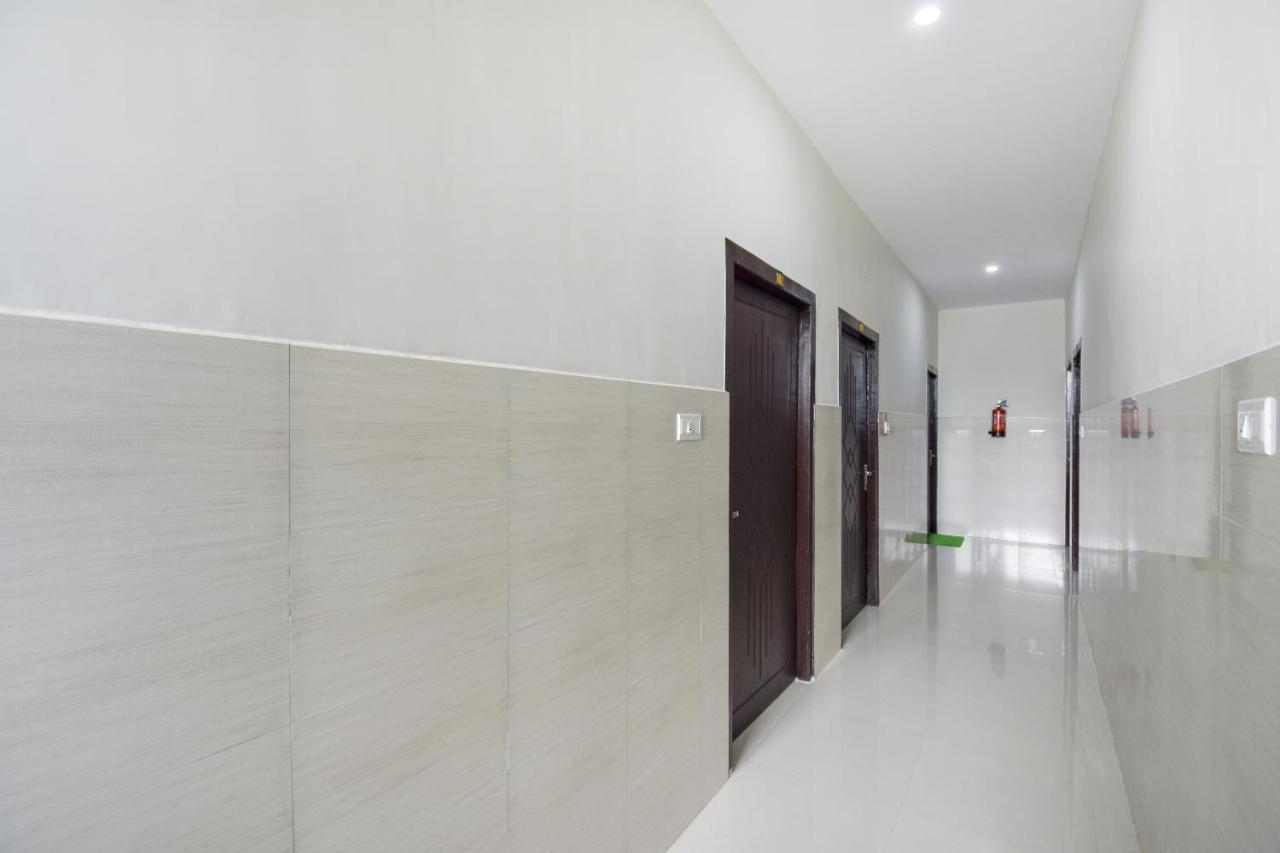 Flagship 75751 Hotel Surya Bahadrabad Екстериор снимка