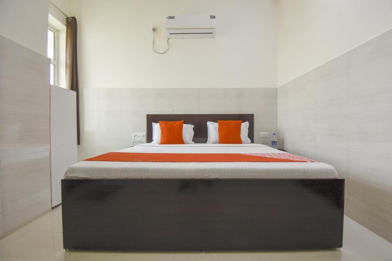 Flagship 75751 Hotel Surya Bahadrabad Екстериор снимка