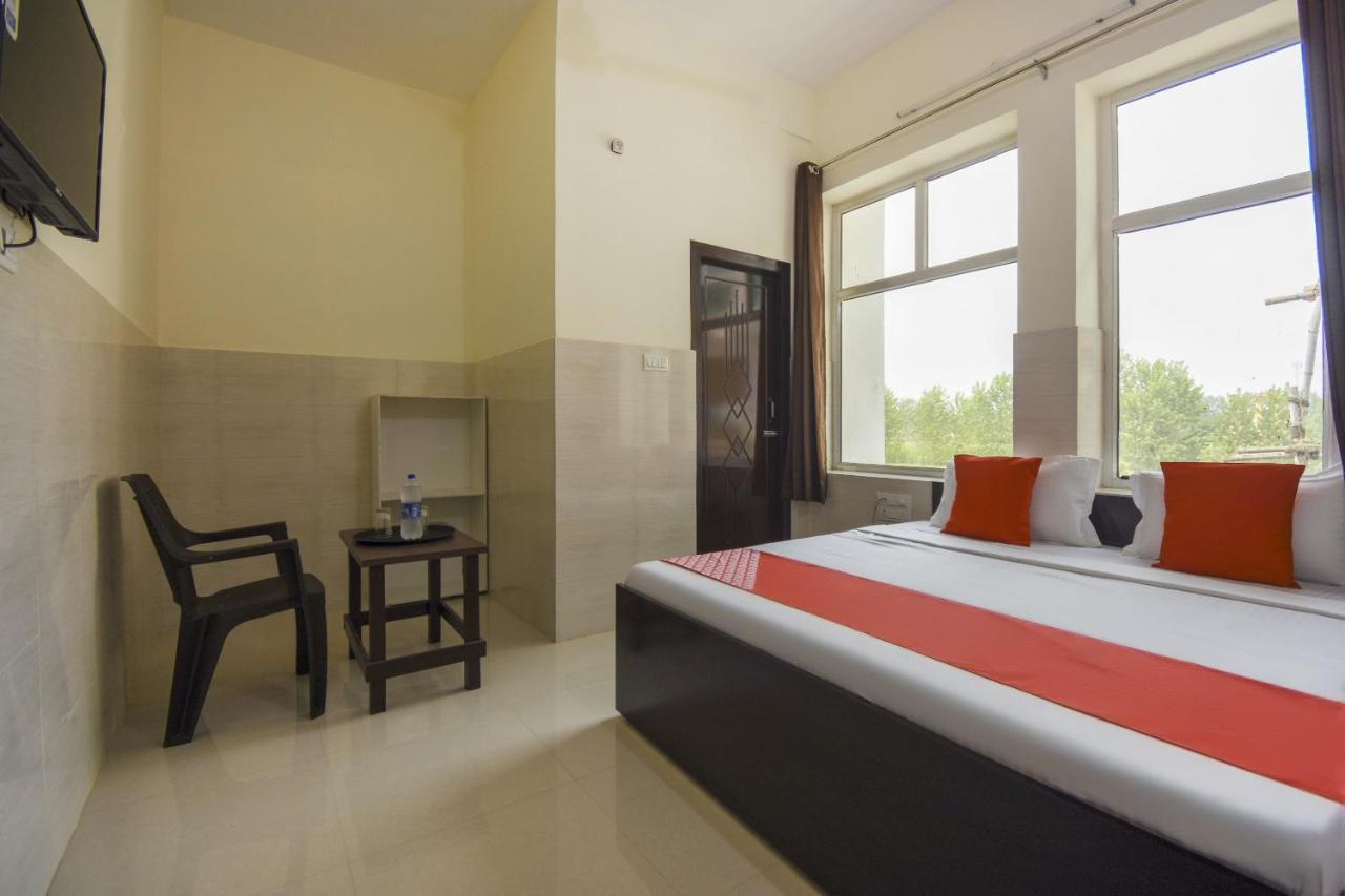 Flagship 75751 Hotel Surya Bahadrabad Екстериор снимка