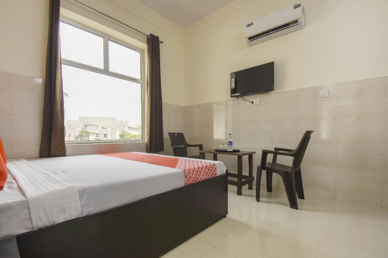 Flagship 75751 Hotel Surya Bahadrabad Екстериор снимка